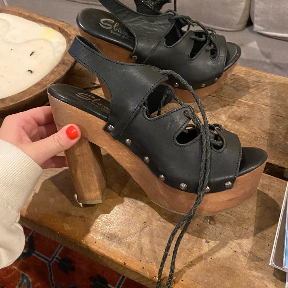 Black tie shoes